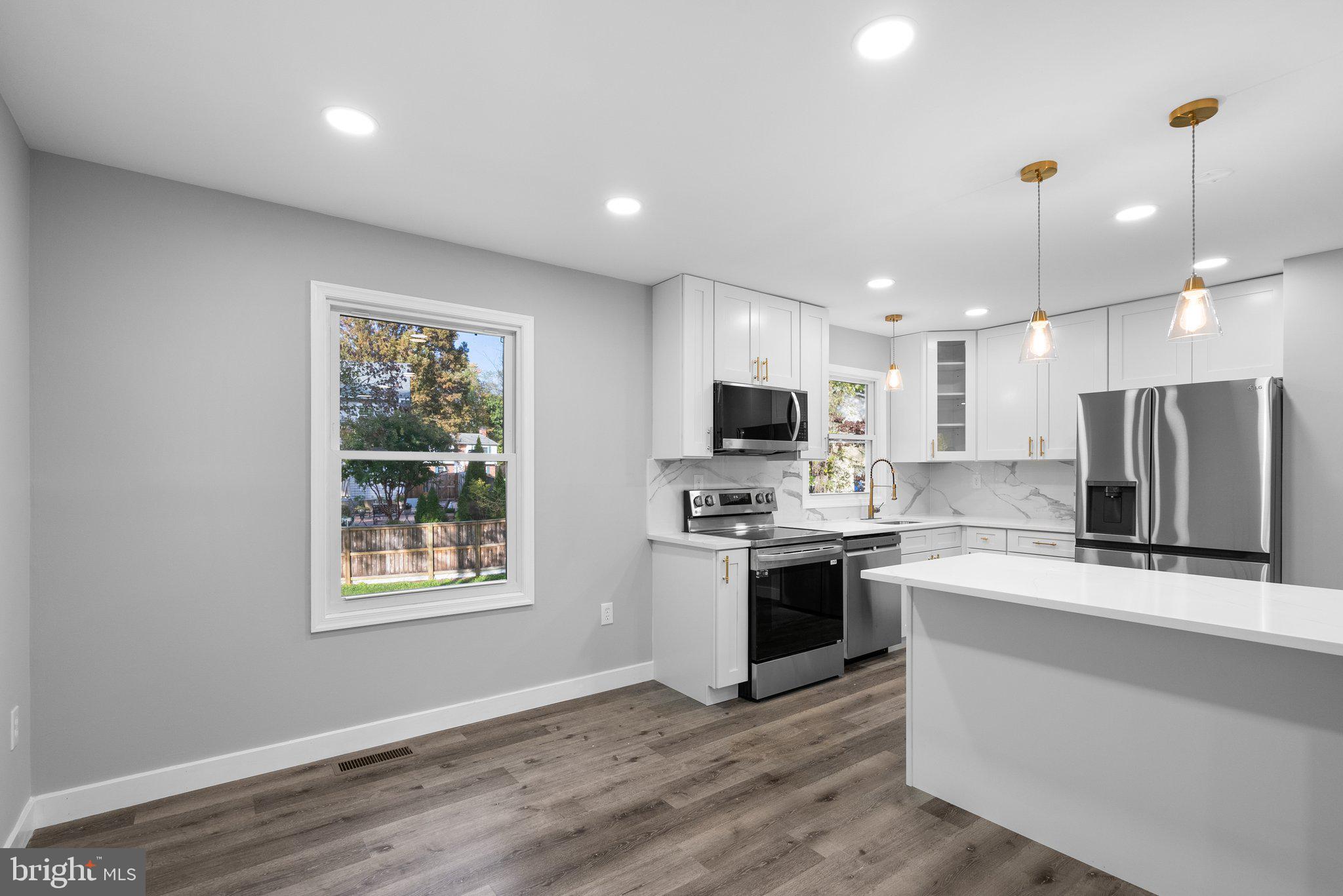 CROFTON MEADOWS - Residential