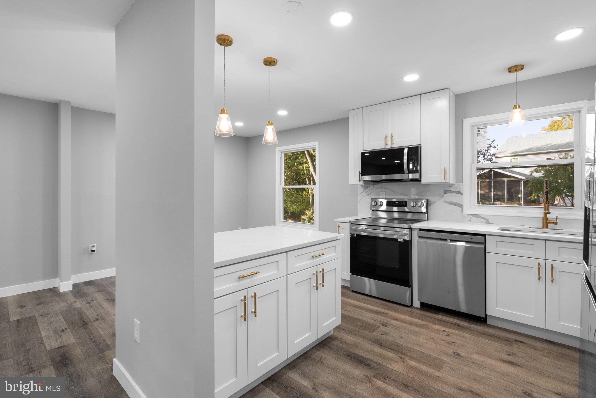 CROFTON MEADOWS - Residential