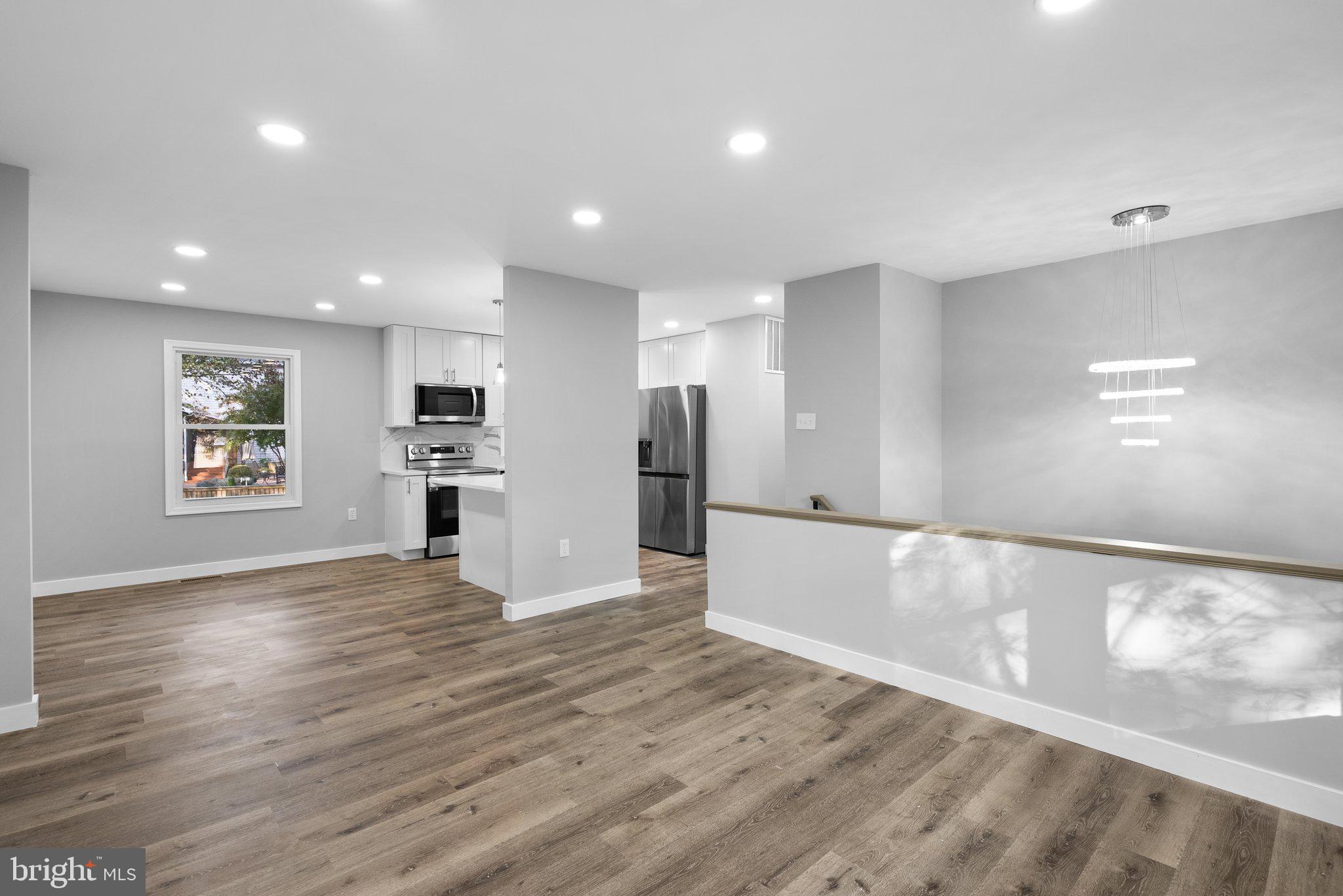 CROFTON MEADOWS - Residential