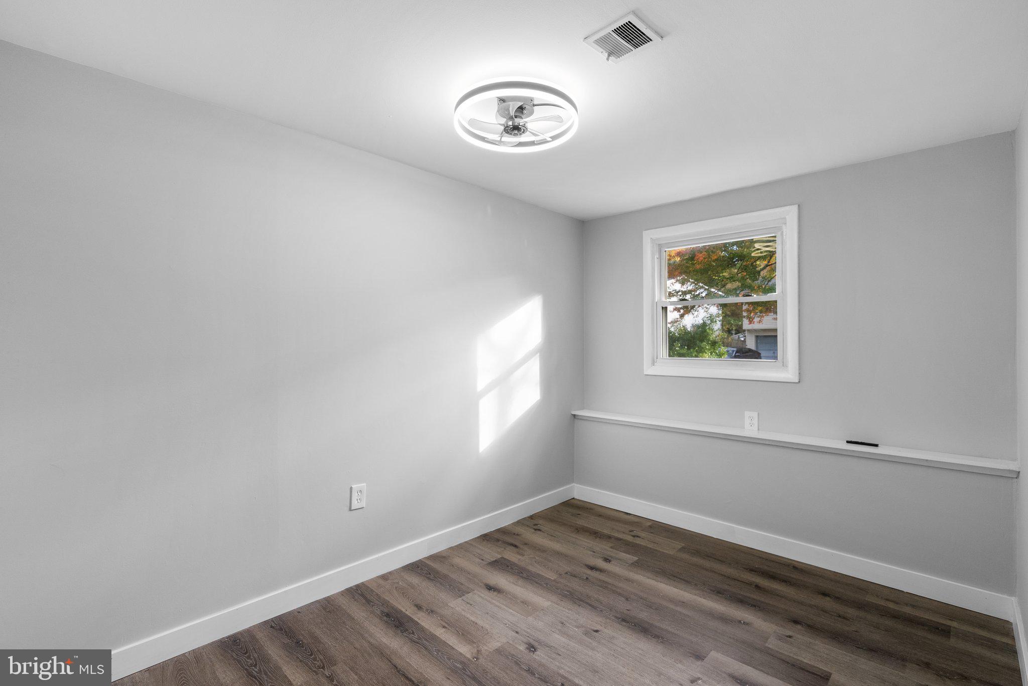 CROFTON MEADOWS - Residential