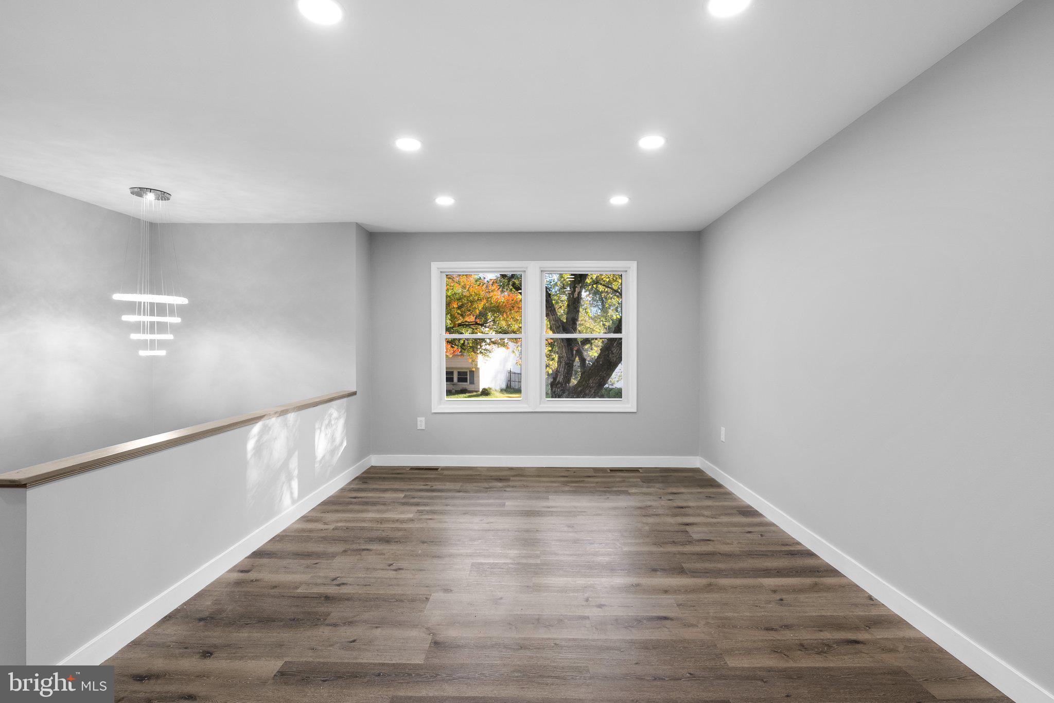 CROFTON MEADOWS - Residential