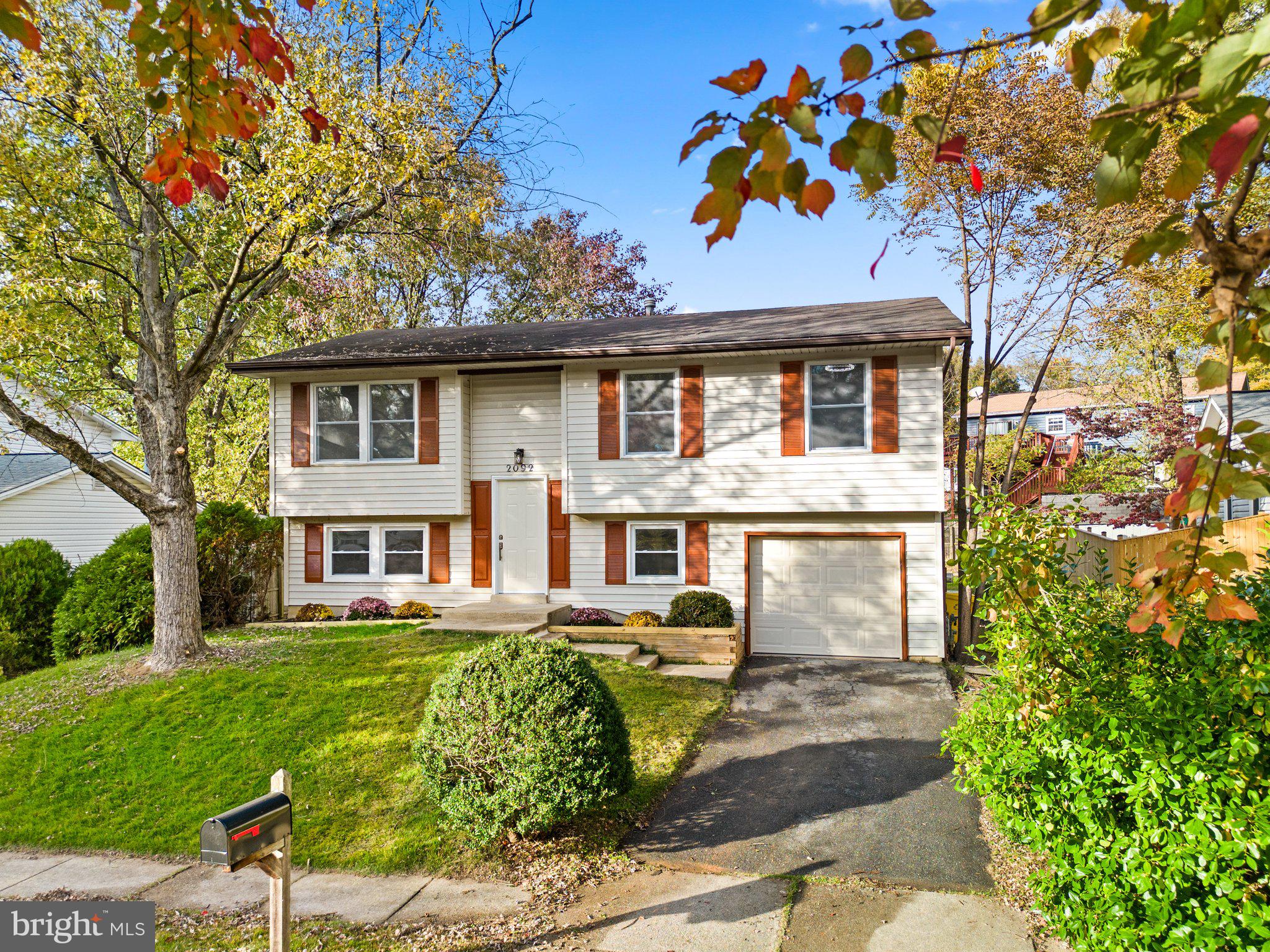 CROFTON MEADOWS - Residential