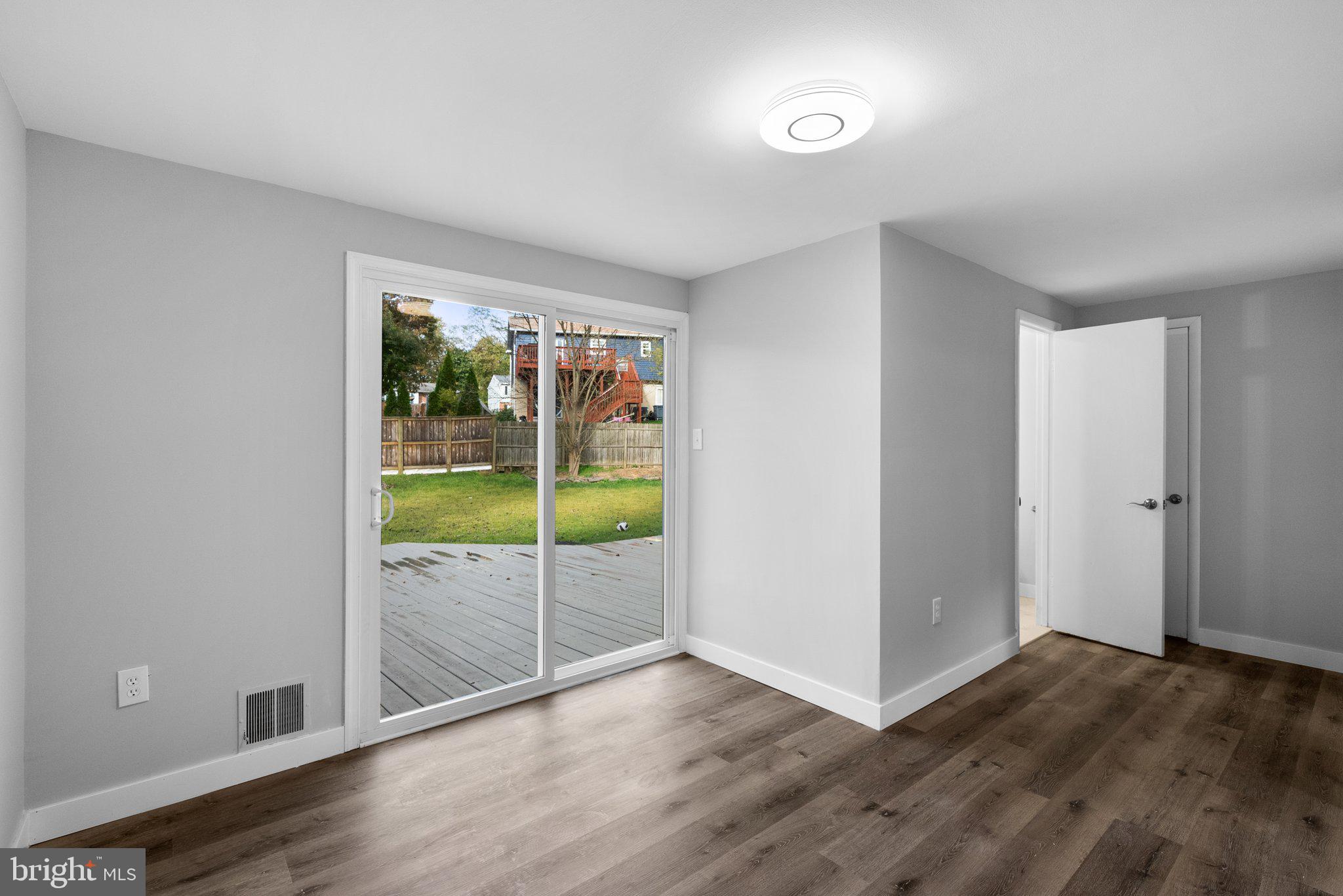 CROFTON MEADOWS - Residential