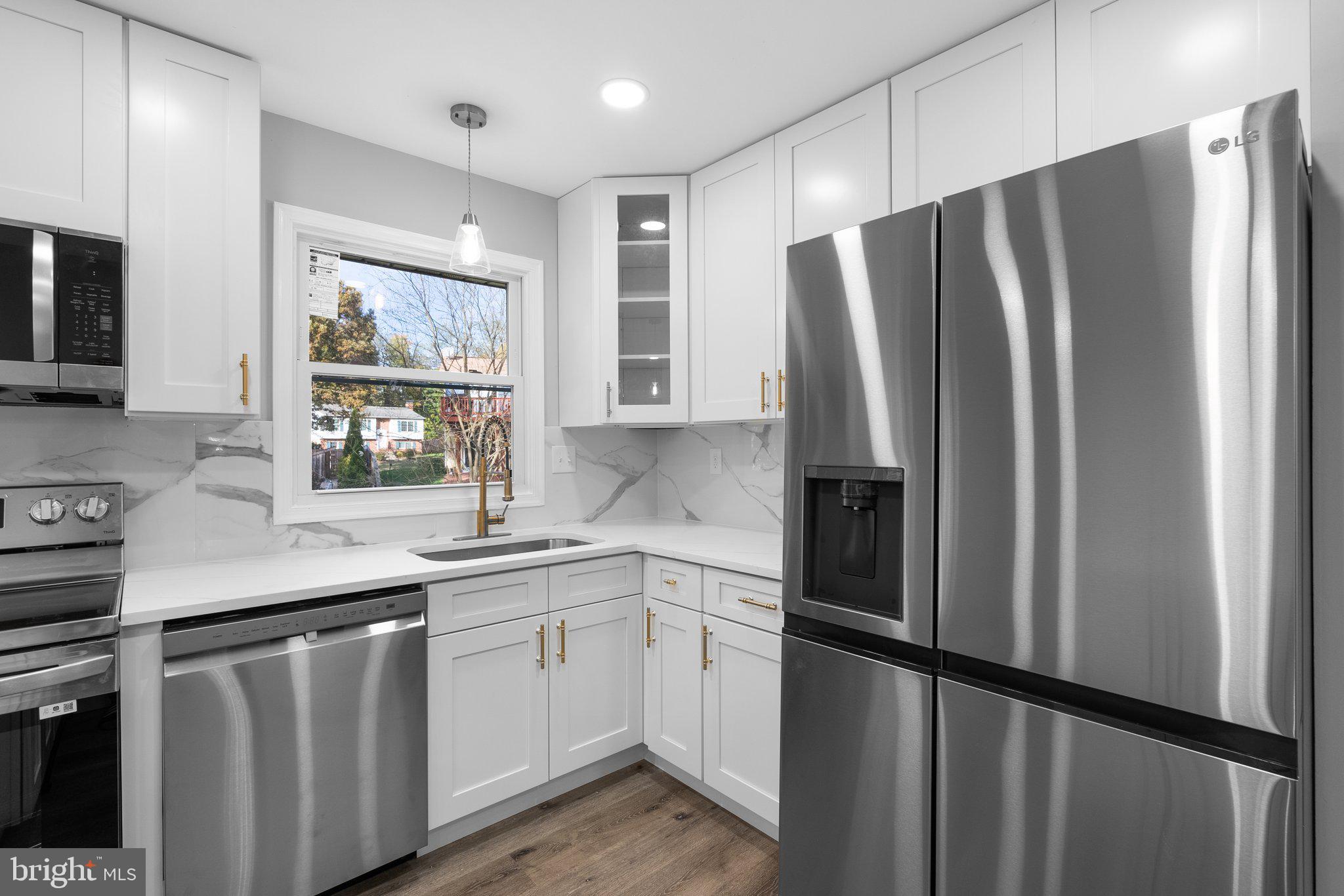 CROFTON MEADOWS - Residential