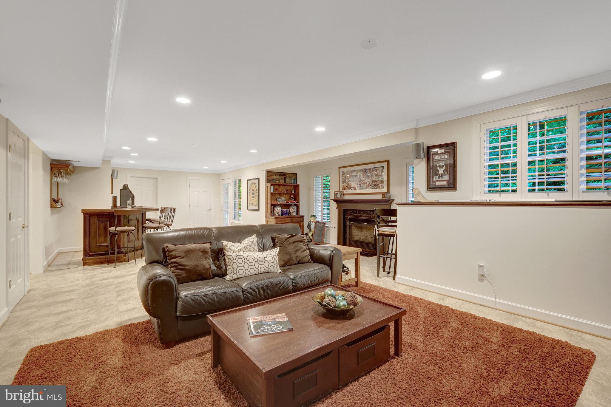 HUNT VALLEY ESTATES - Residential