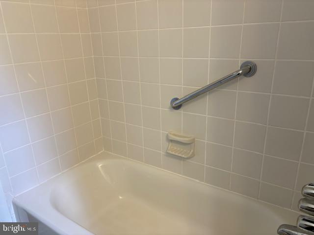 RANDOLPH HILLS - Residential Lease