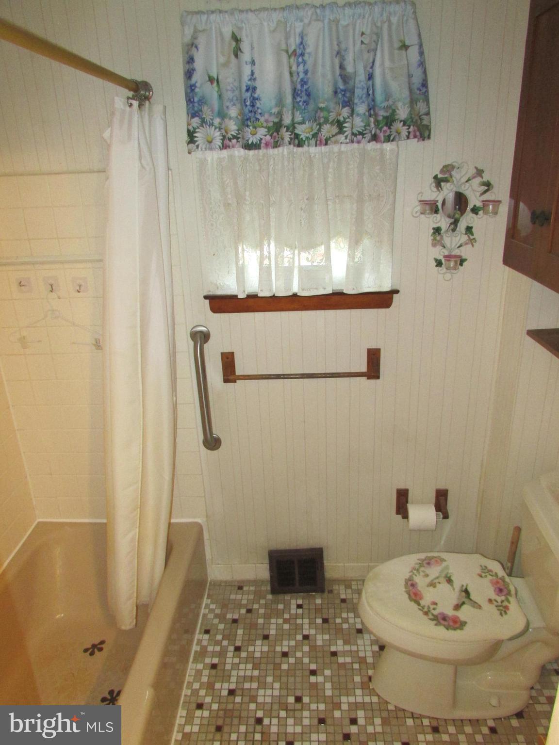 FOX CHASE - Residential