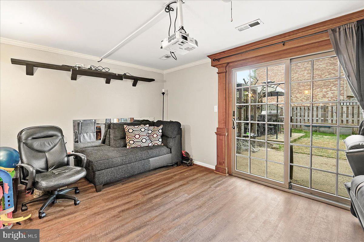 COLONY VILLAGE - Residential