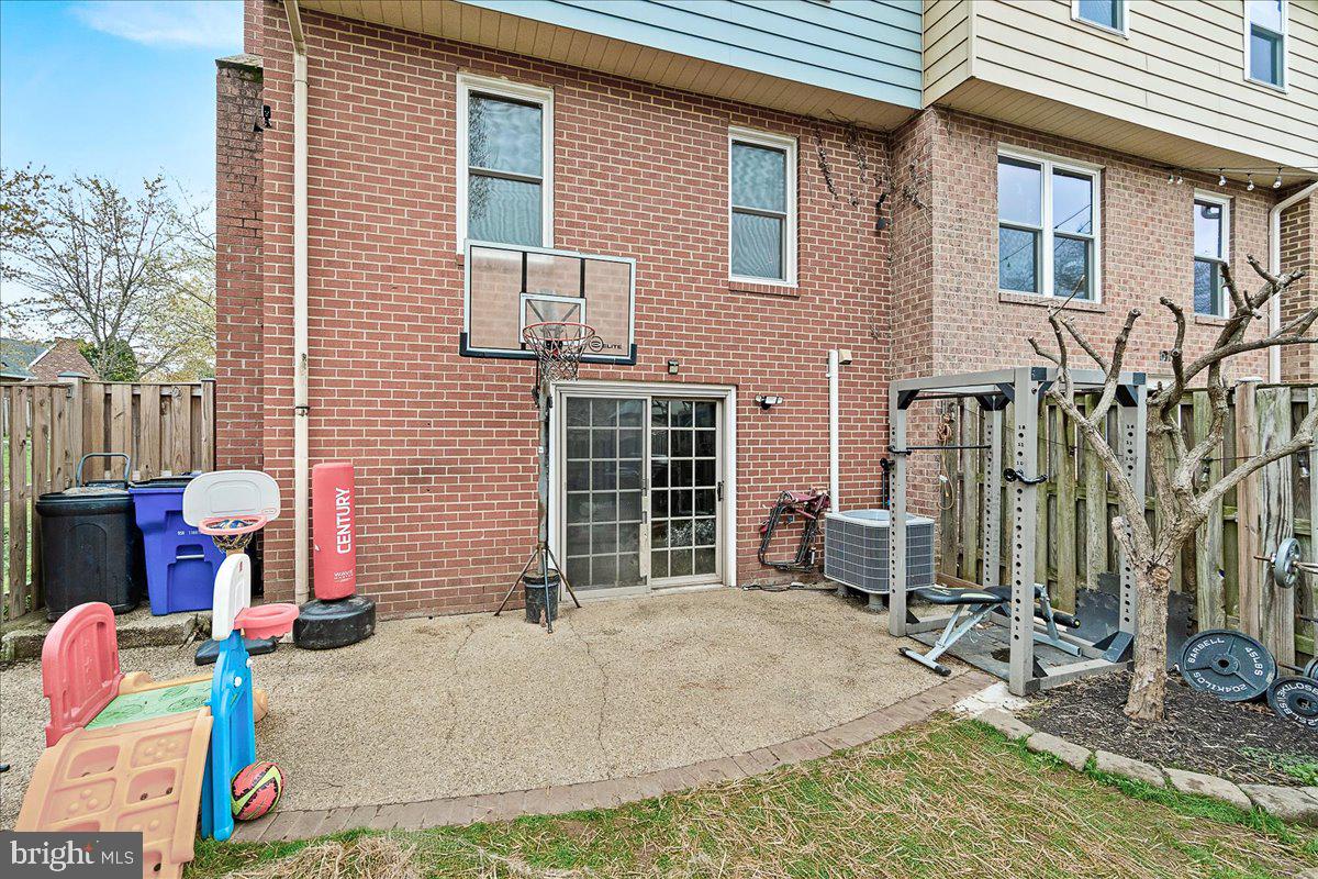 COLONY VILLAGE - Residential