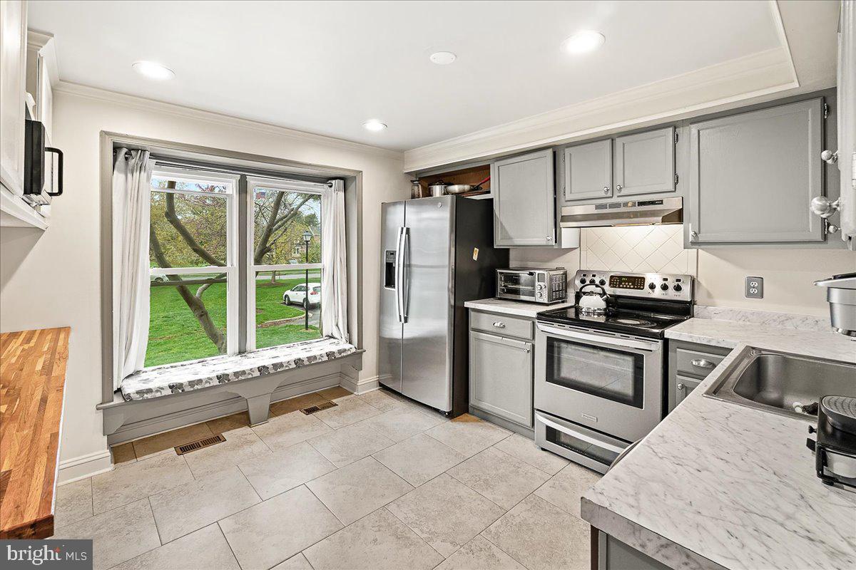 COLONY VILLAGE - Residential