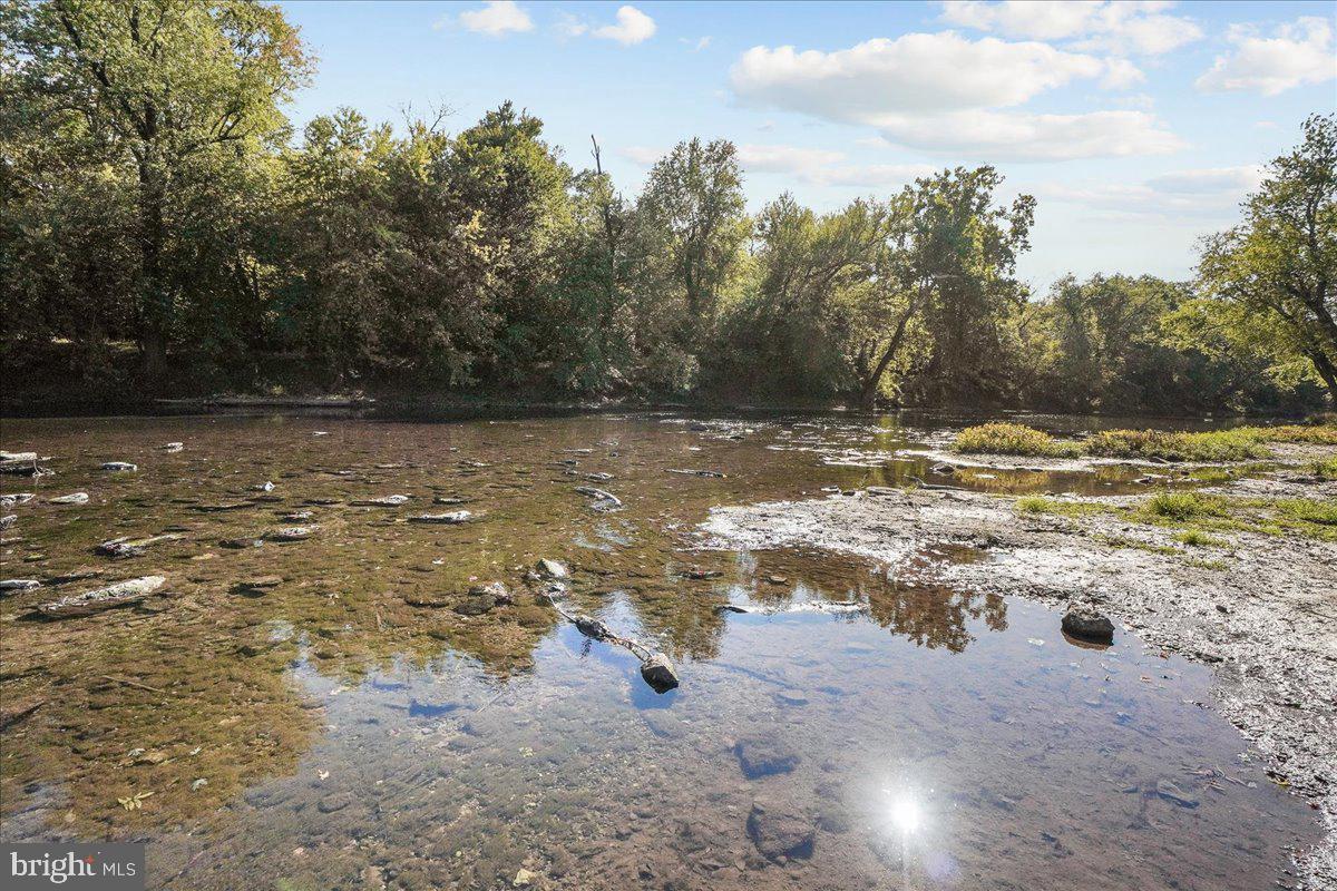 COLONY VILLAGE - Residential
