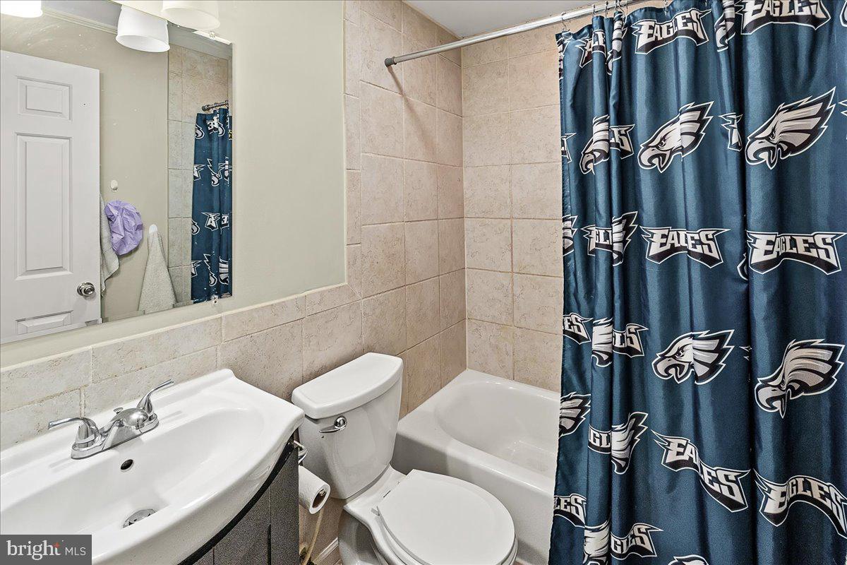 COLONY VILLAGE - Residential