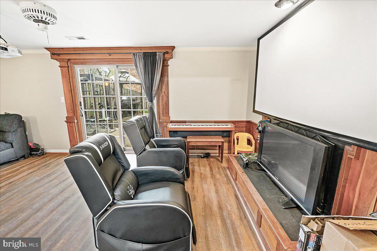 COLONY VILLAGE - Residential