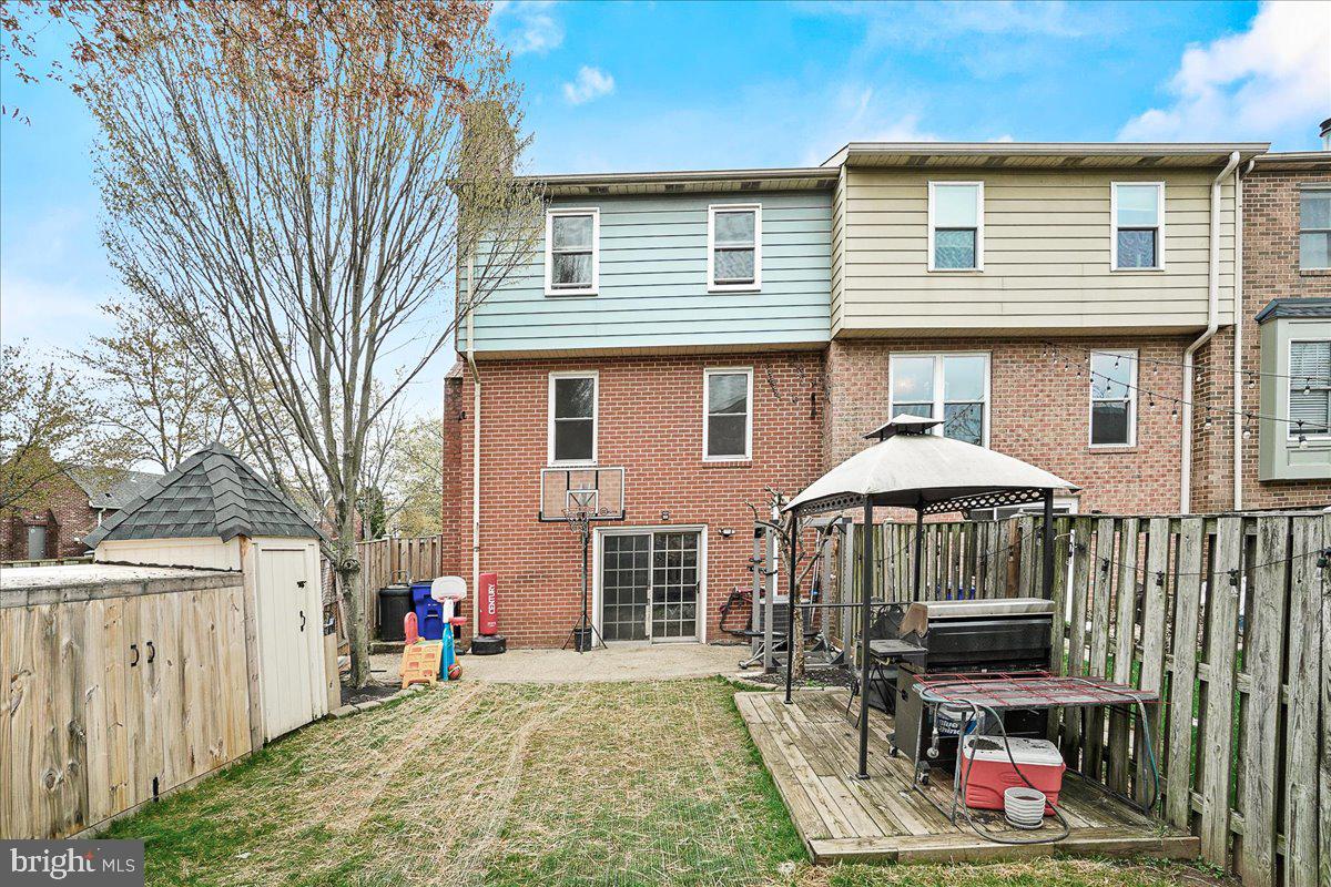 COLONY VILLAGE - Residential