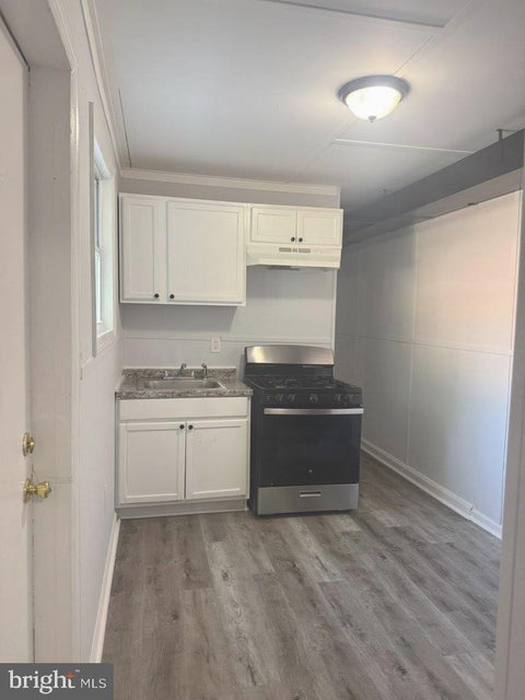 Townhouse For Rent - 8 Belvidere Street<br/> TRENTON, NJ 08618