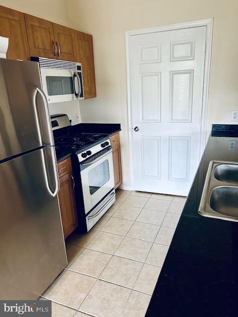 BRYSON AT WOODLAND PARK - Residential Lease