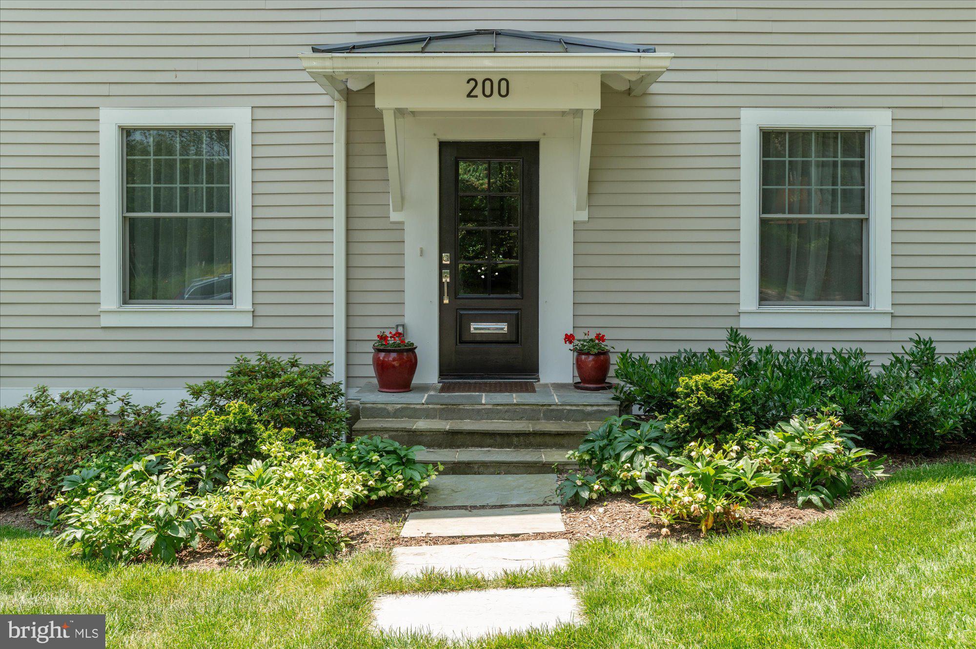 200 W MONROE AVENUE