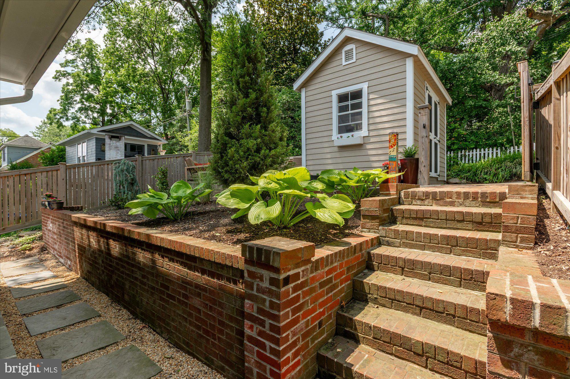 ROSEMONT - Residential