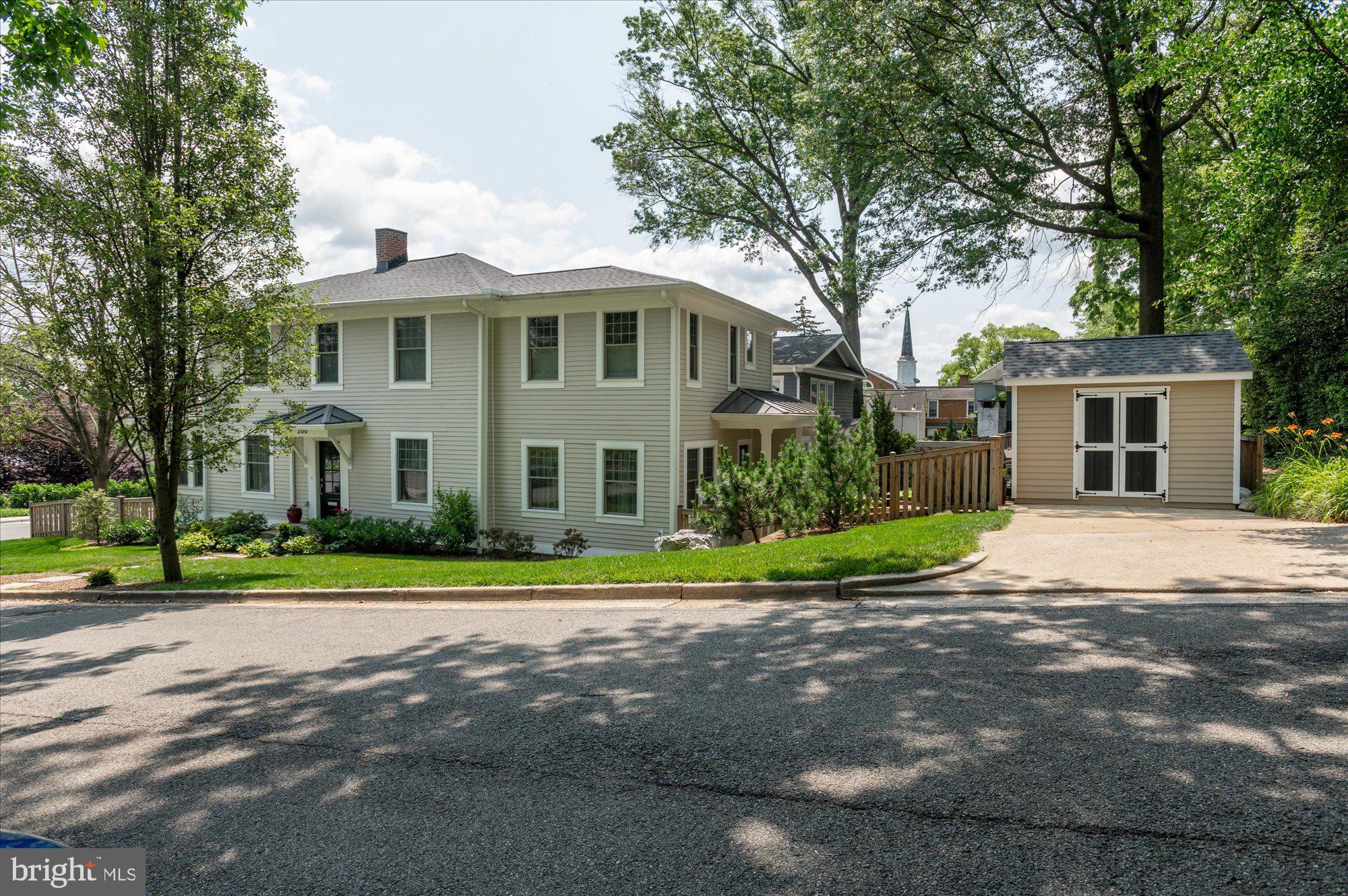 200 W MONROE AVENUE