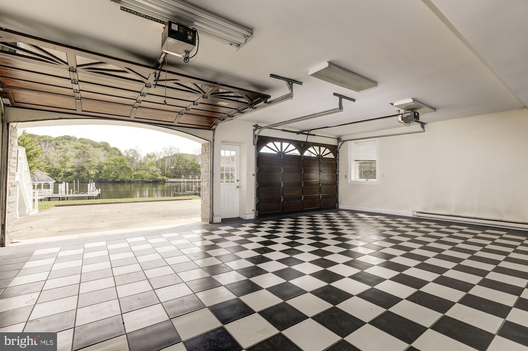 JOHN LEARY - Residential