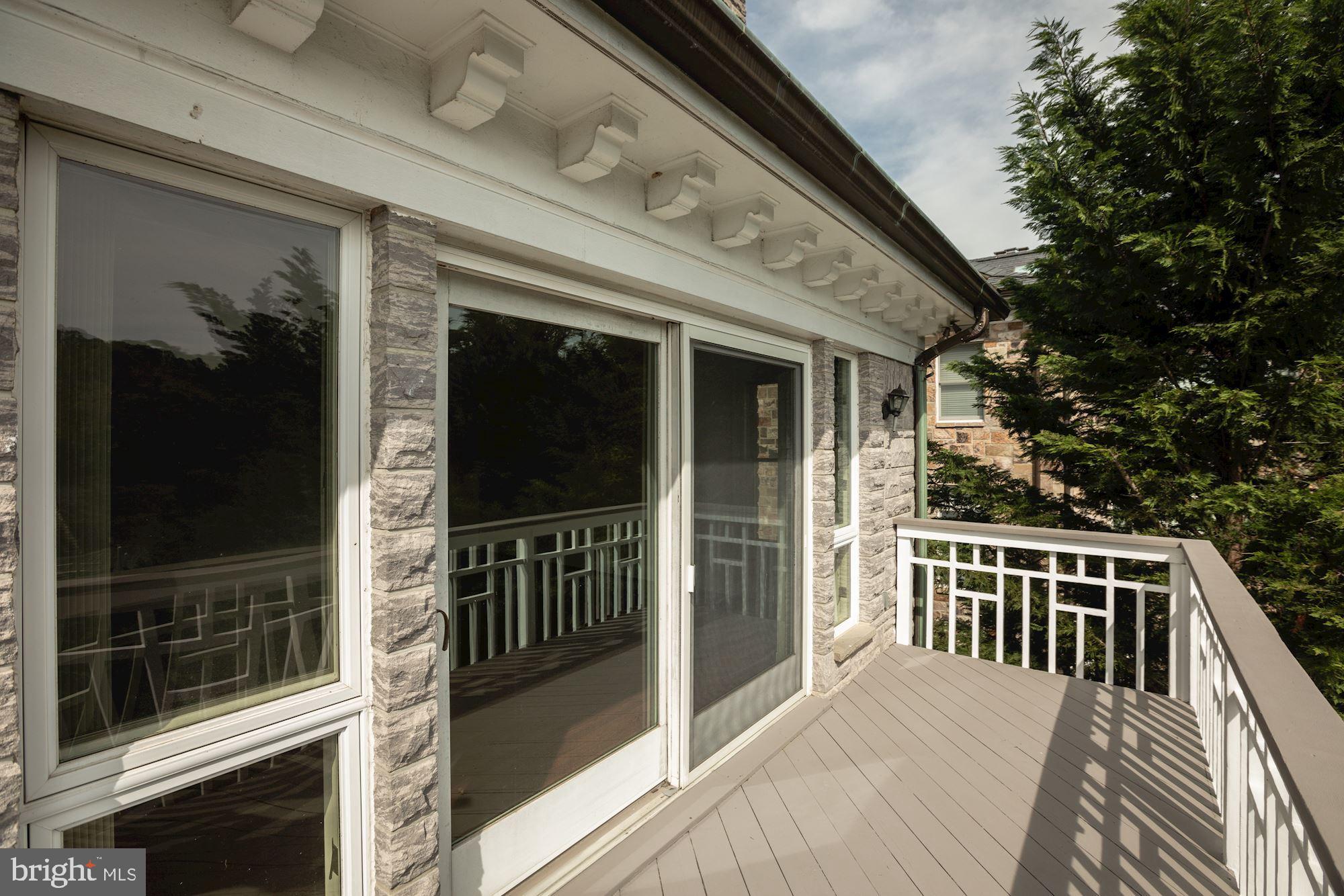 JOHN LEARY - Residential