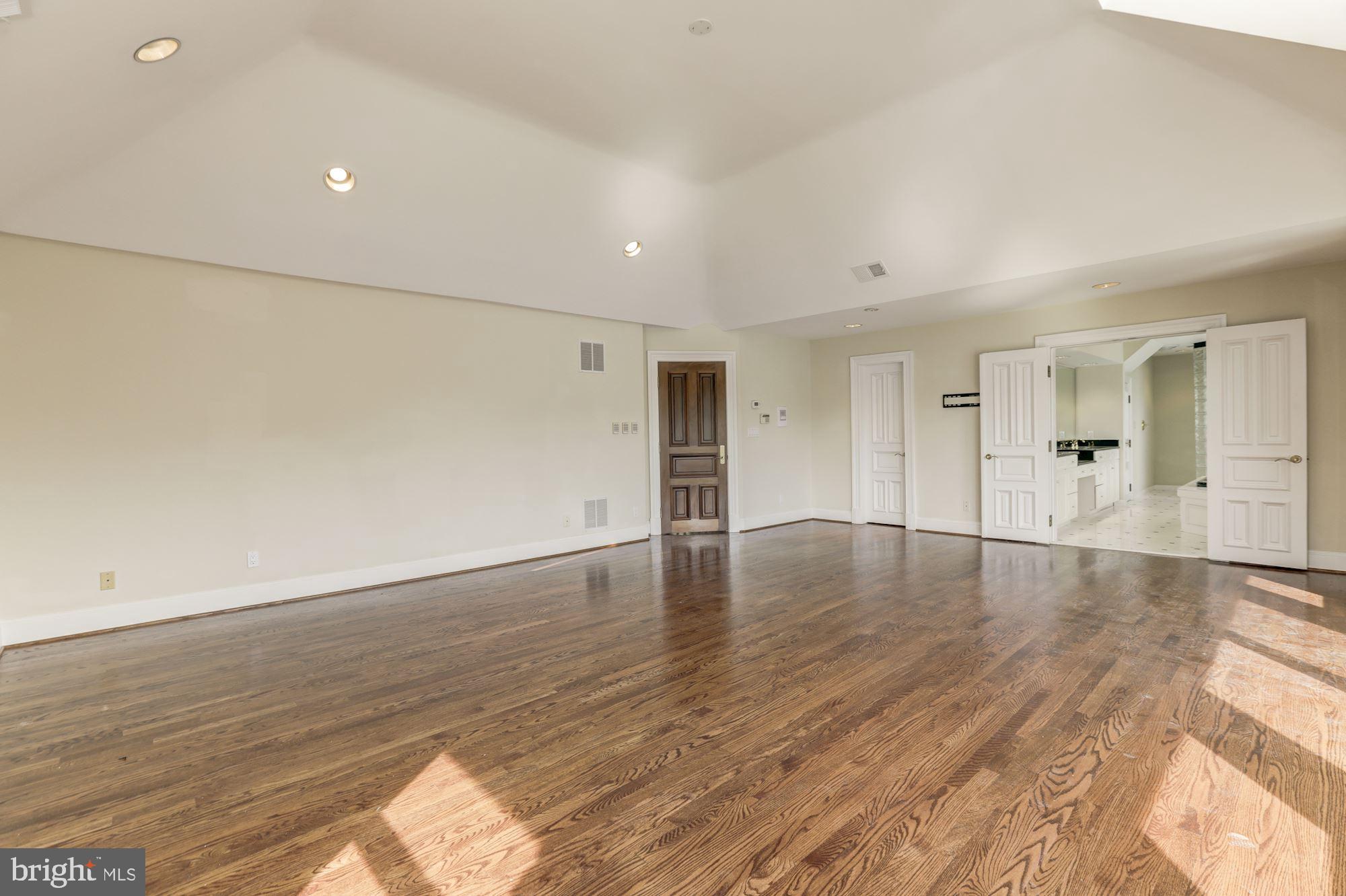 JOHN LEARY - Residential