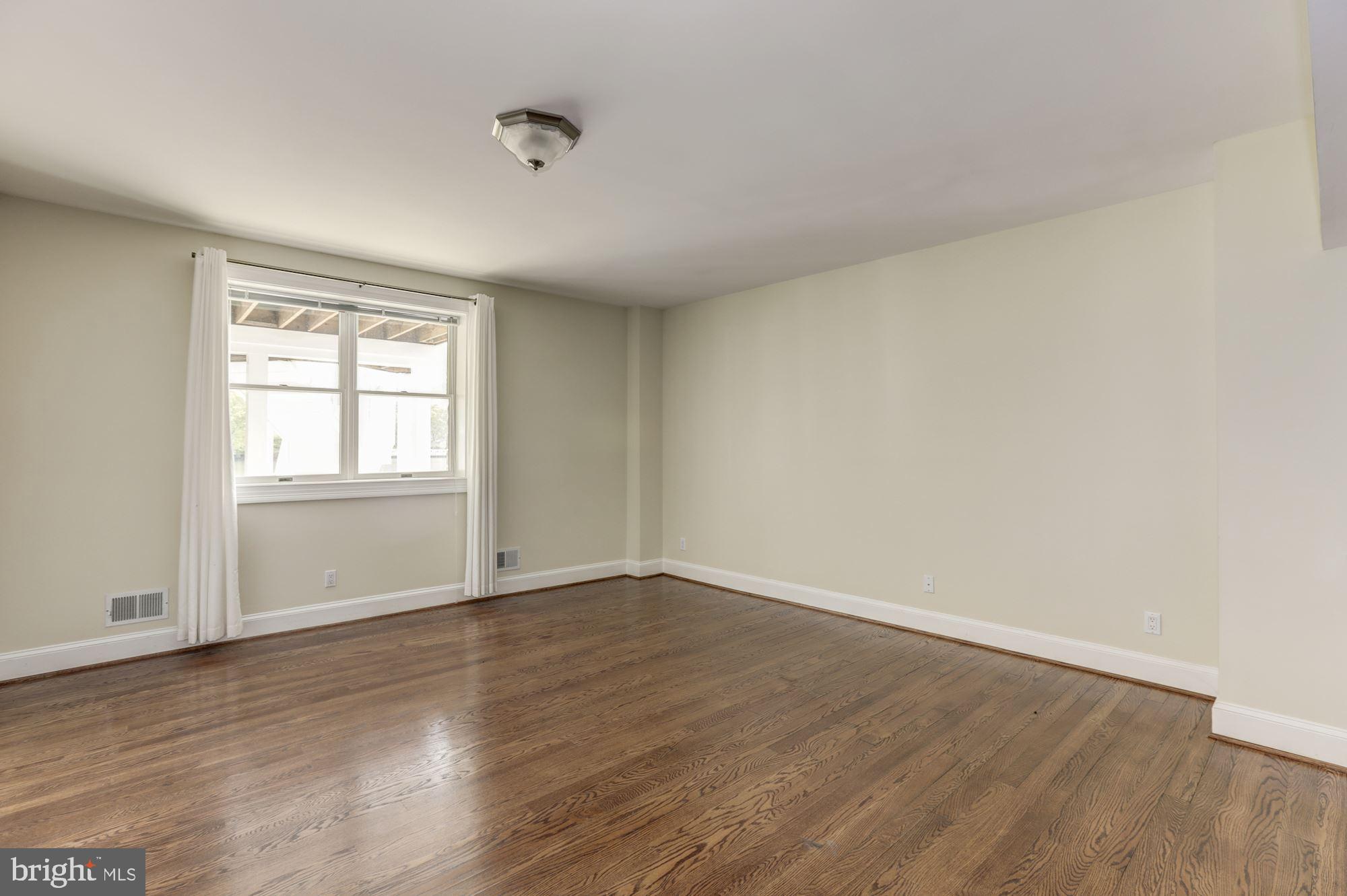 JOHN LEARY - Residential