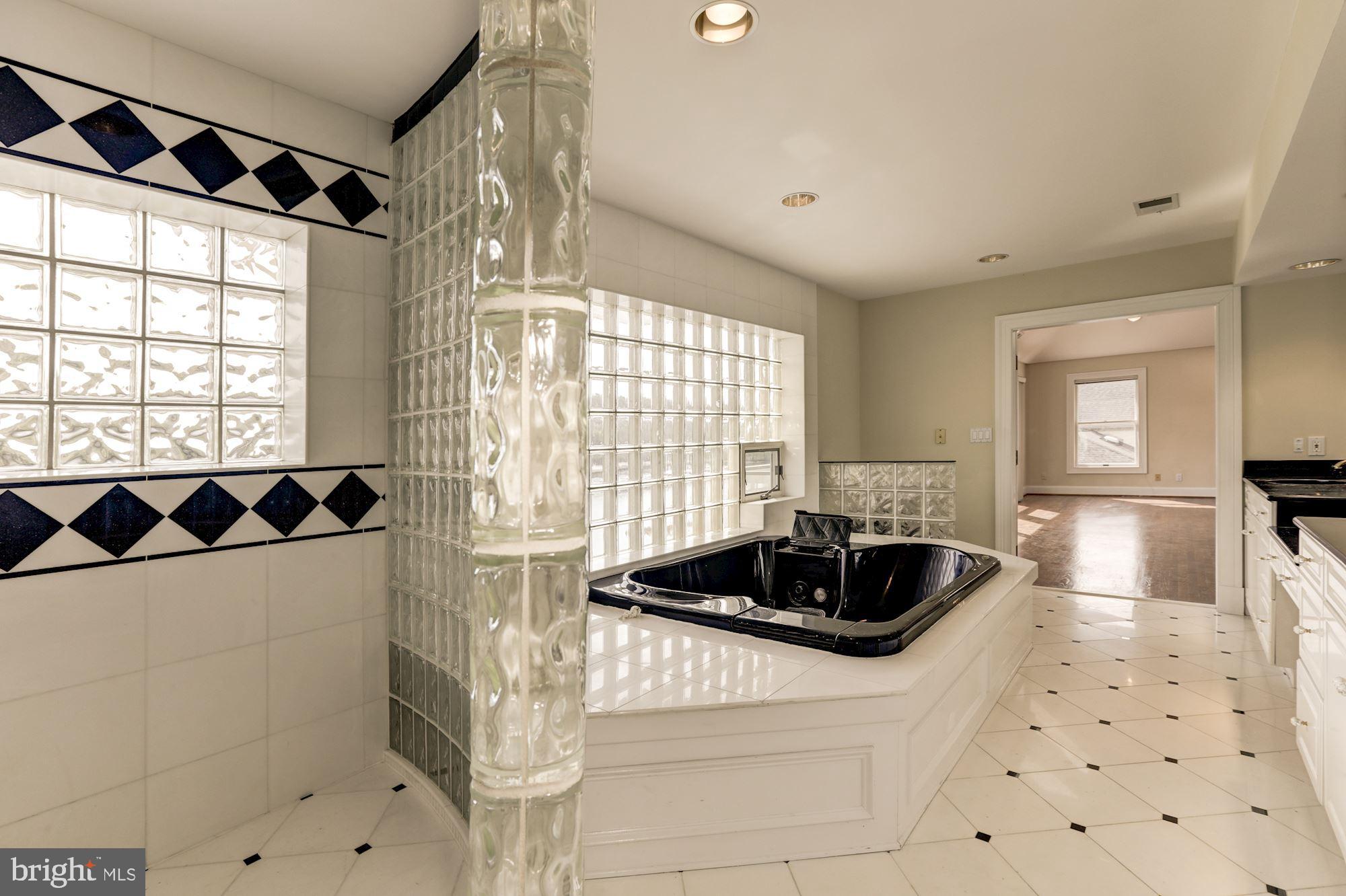 JOHN LEARY - Residential