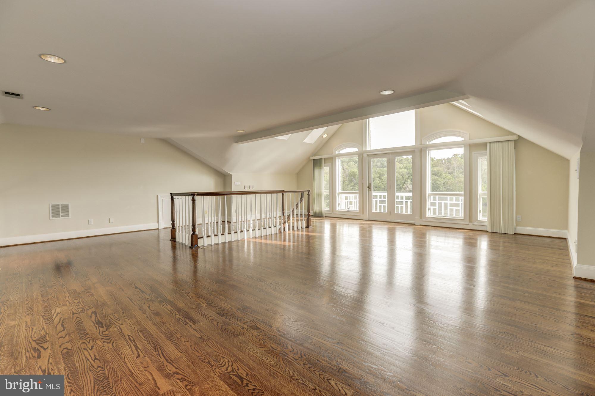 JOHN LEARY - Residential