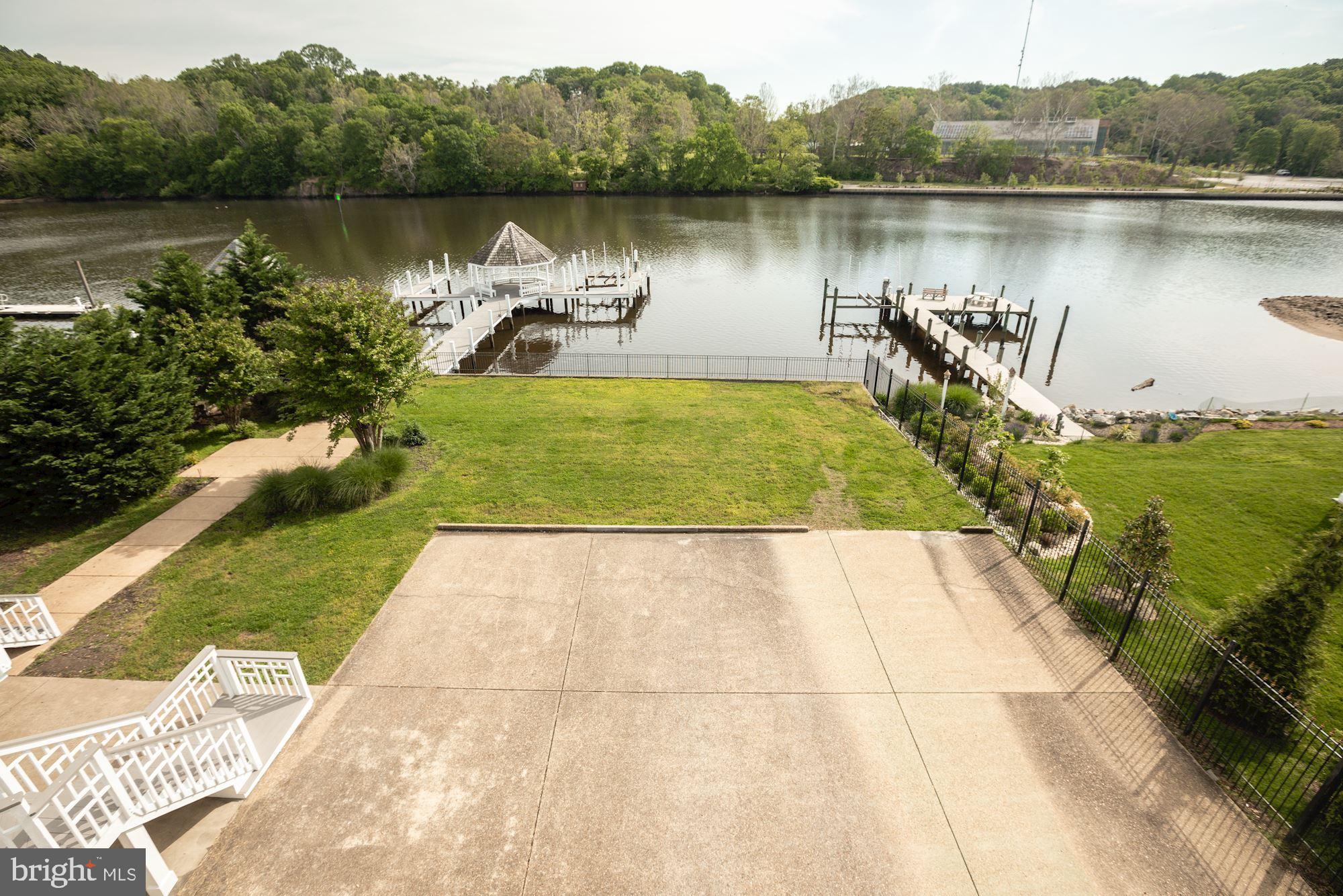 JOHN LEARY - Residential