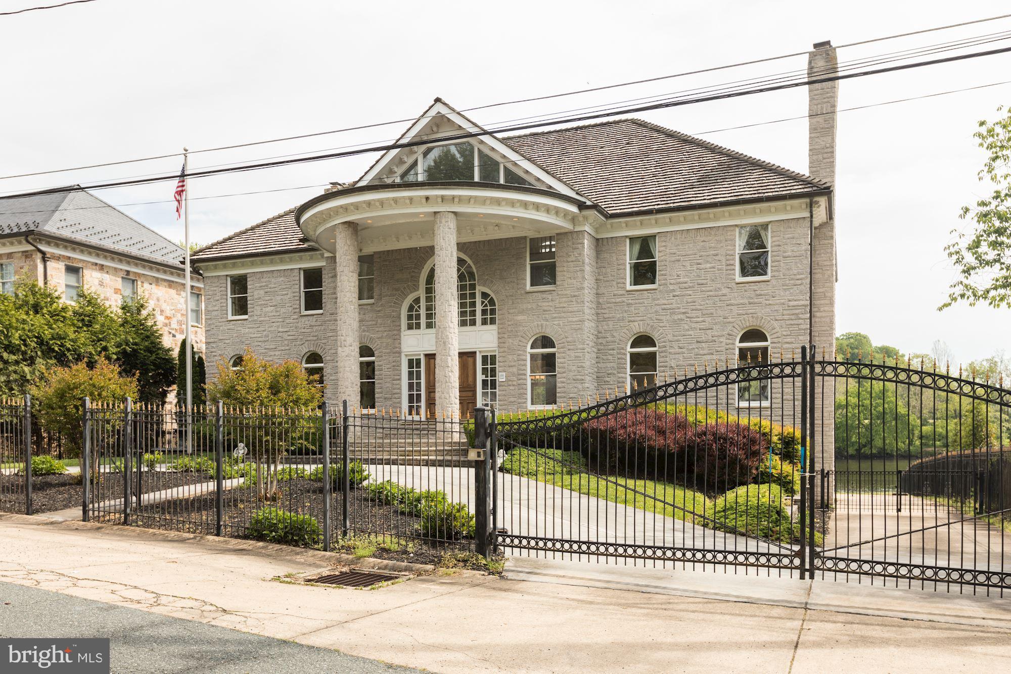 JOHN LEARY - Residential