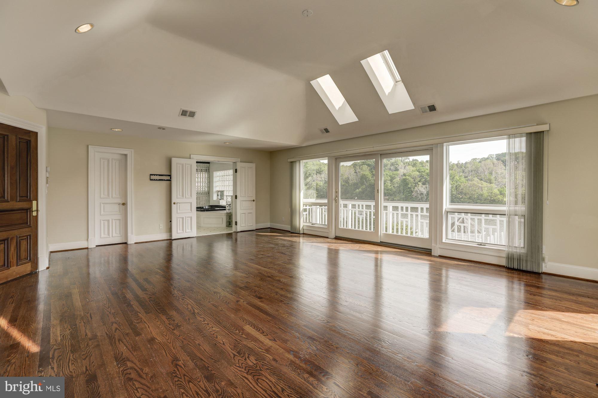 JOHN LEARY - Residential