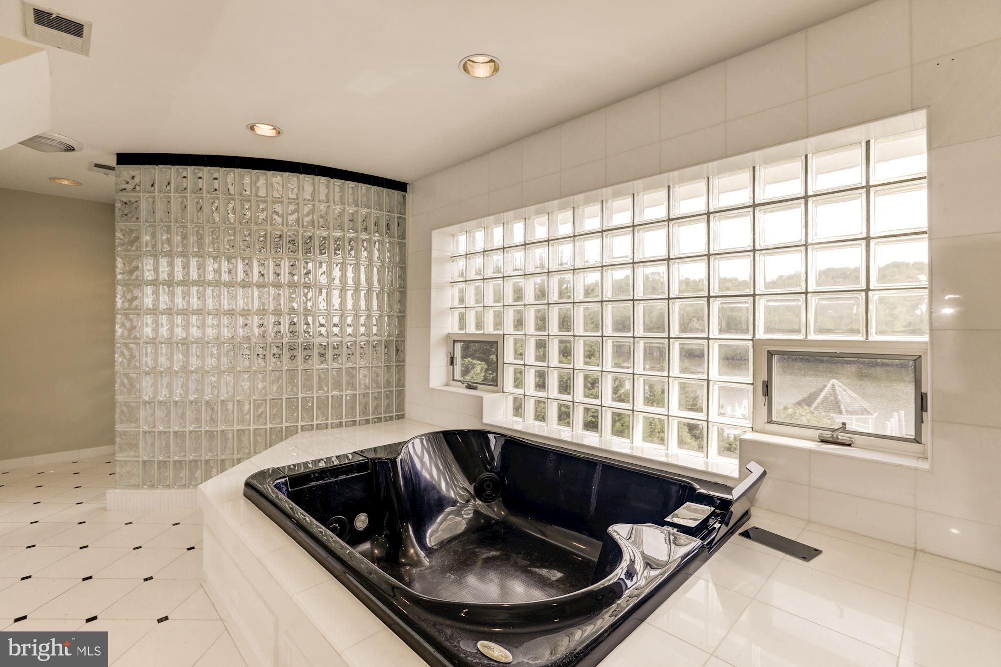 JOHN LEARY - Residential