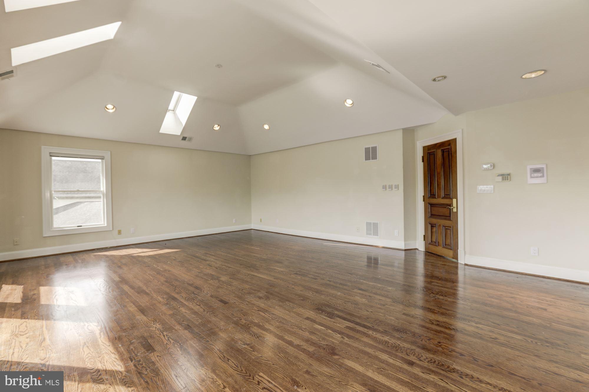 JOHN LEARY - Residential