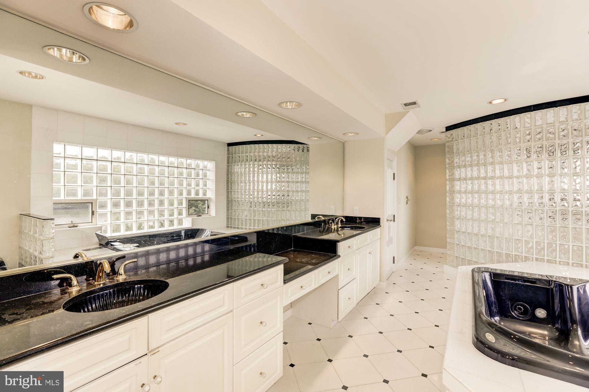 JOHN LEARY - Residential