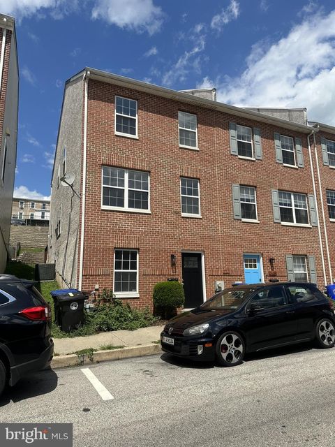 Photo of 346 E Hector Street, CONSHOHOCKEN, PA 19428 (MLS # PAMC2153998)