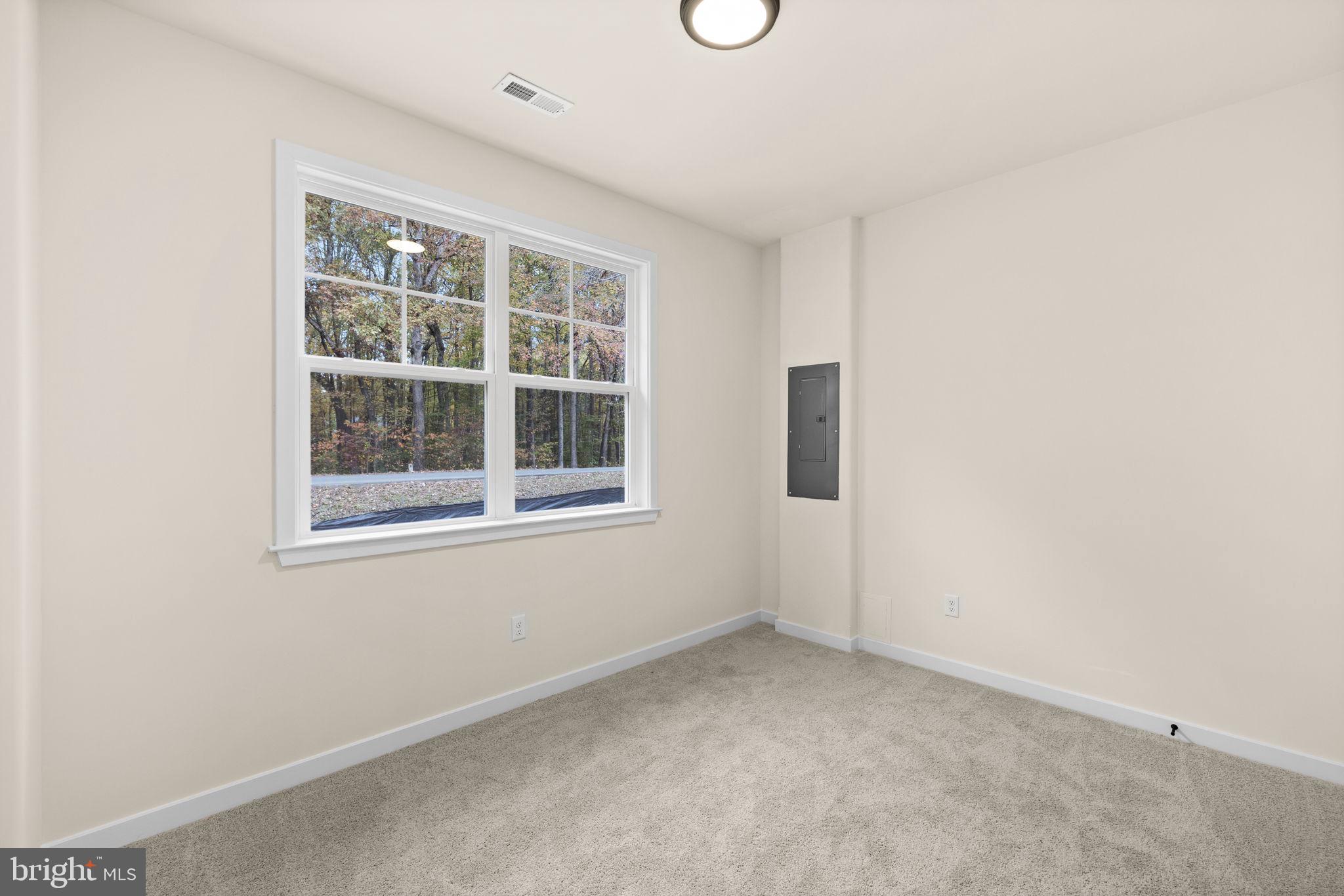 CAROLINE PINES - Residential