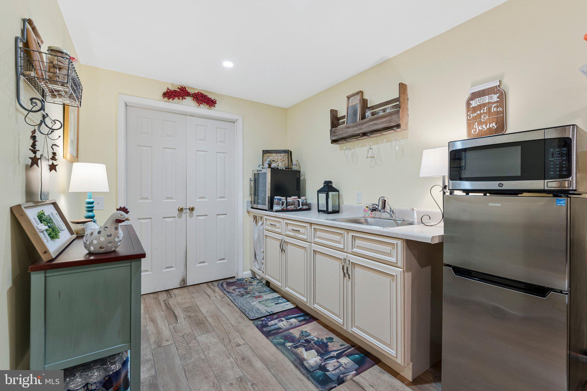 HASTINGS HUNT - Residential