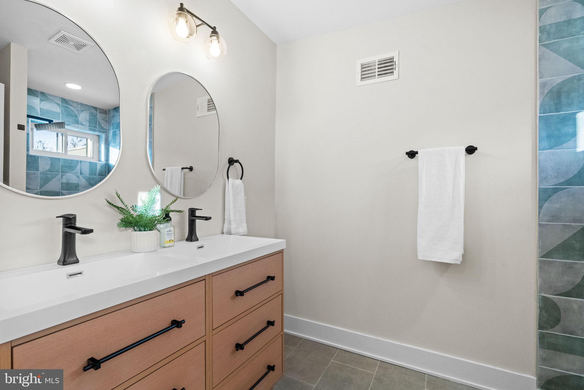 EAST PASSYUNK CROSSING - Residential