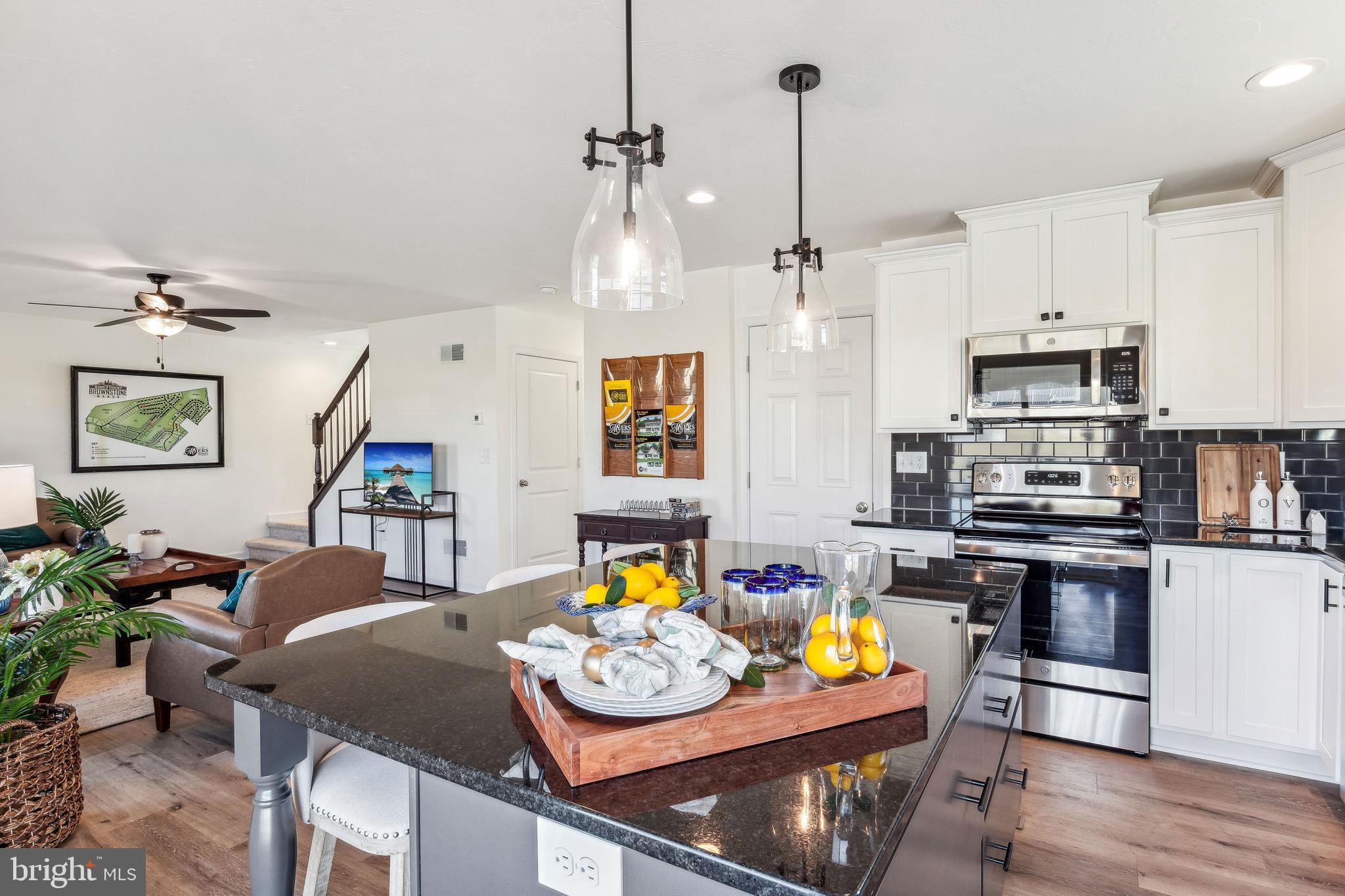 KINGS COURT AT BROWNSTONE - Residential