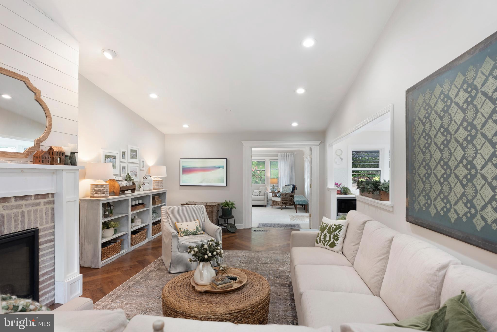 916 FARMSTEAD ROAD