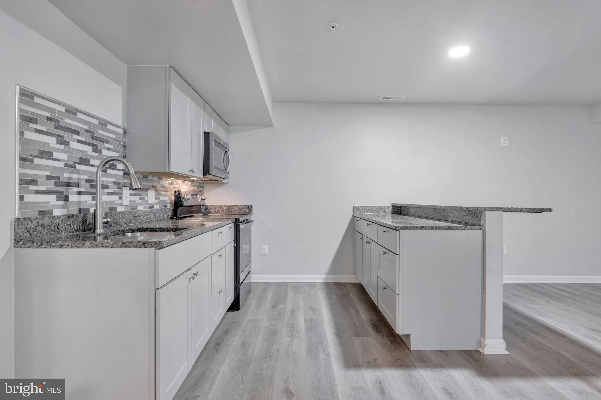 GLENN DALE CROSSING - Residential Lease