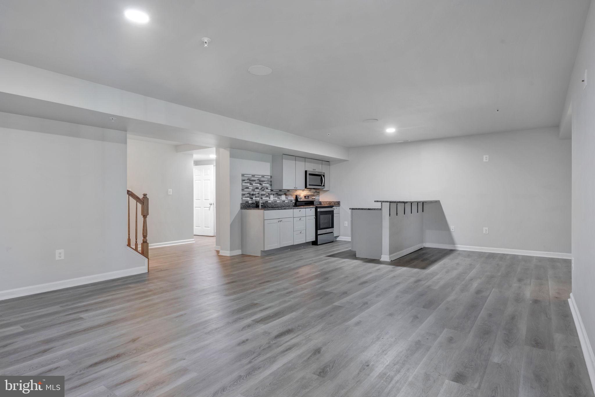 GLENN DALE CROSSING - Residential Lease