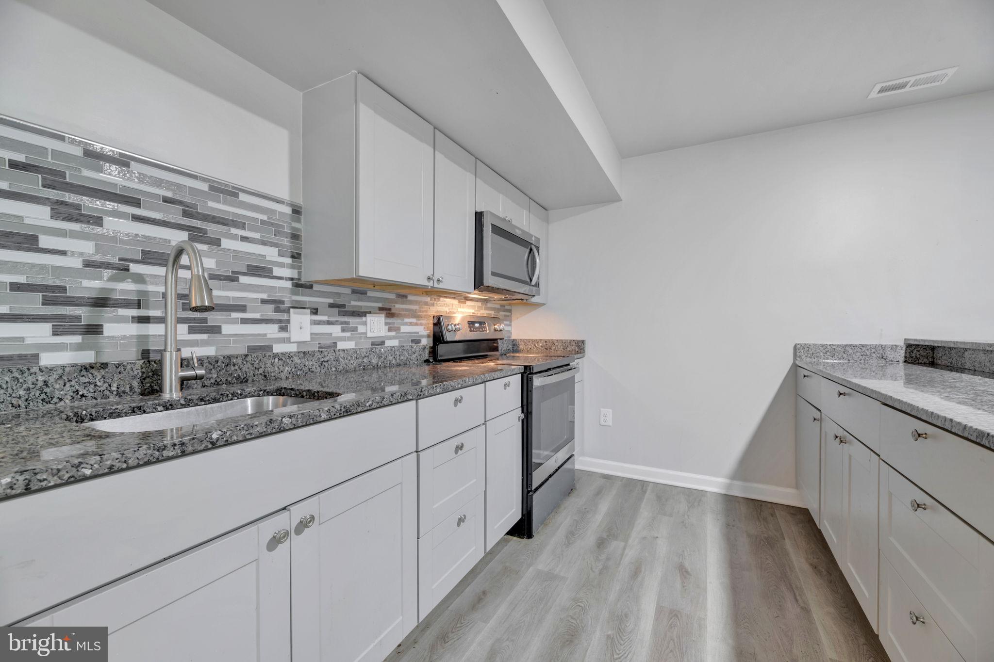 GLENN DALE CROSSING - Residential Lease