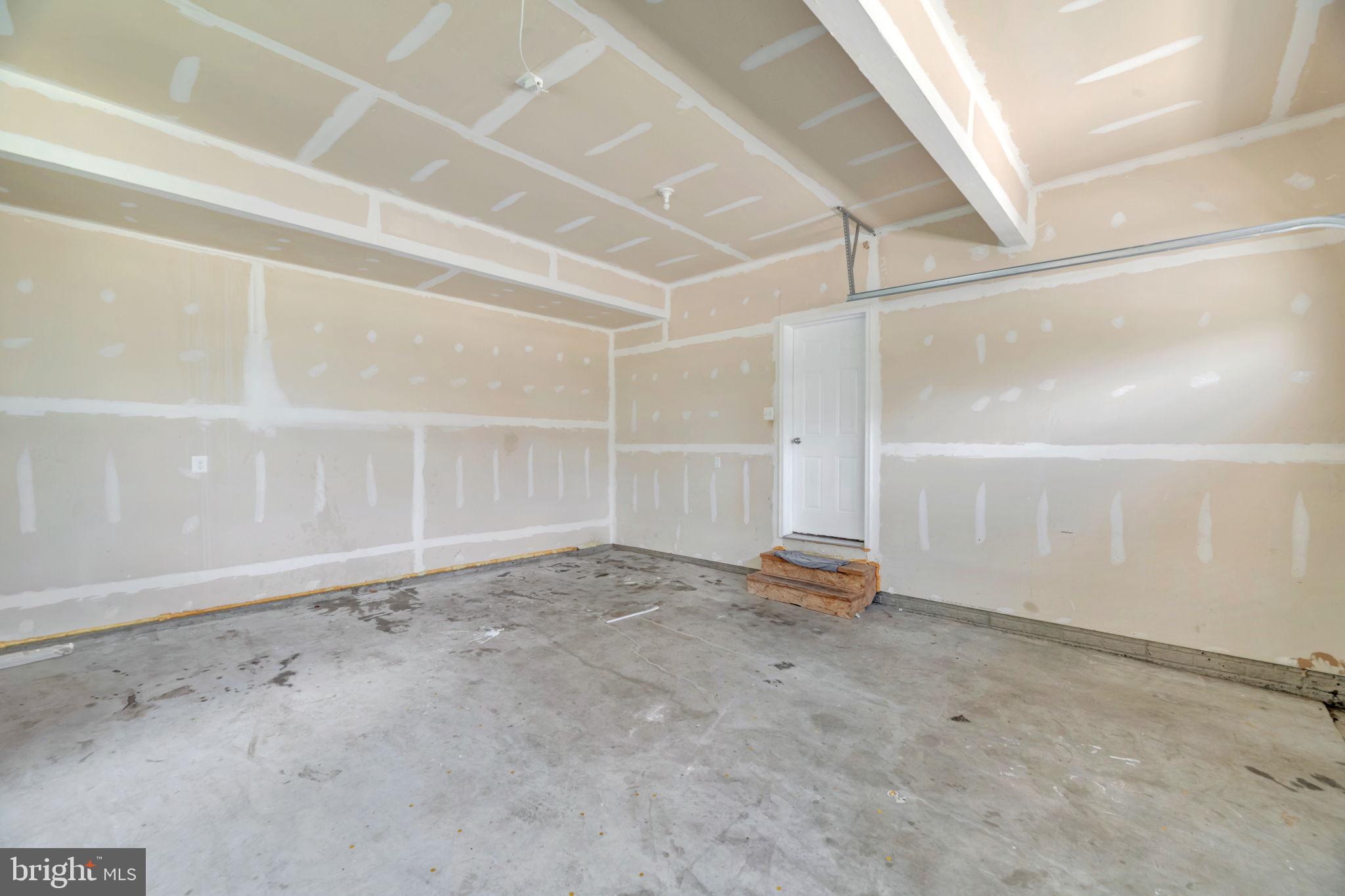 GLENN DALE CROSSING - Residential Lease