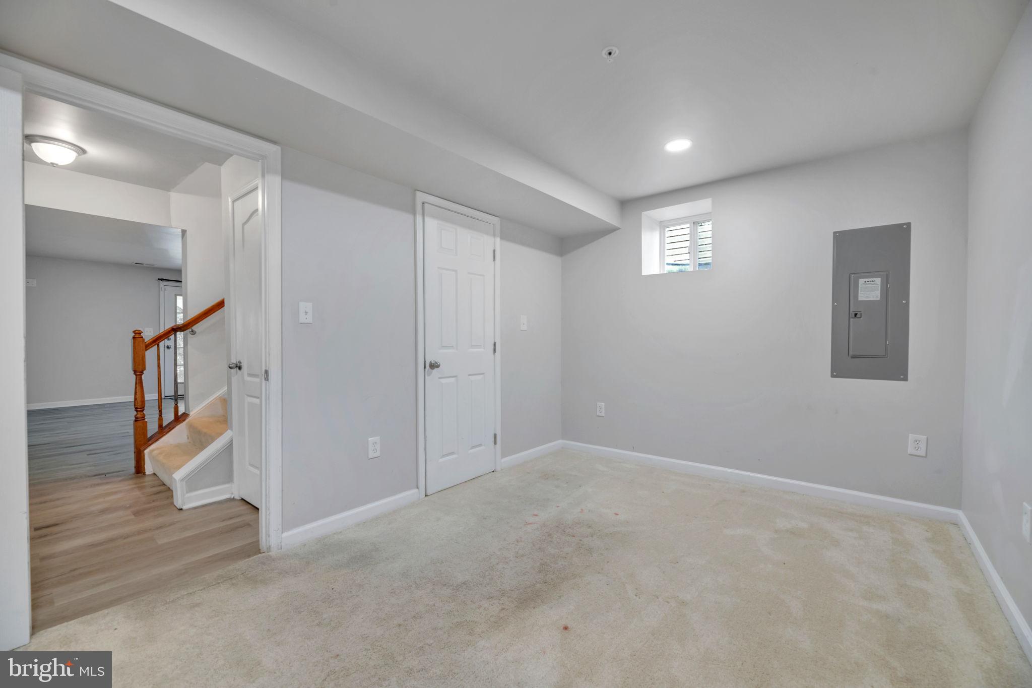 GLENN DALE CROSSING - Residential Lease