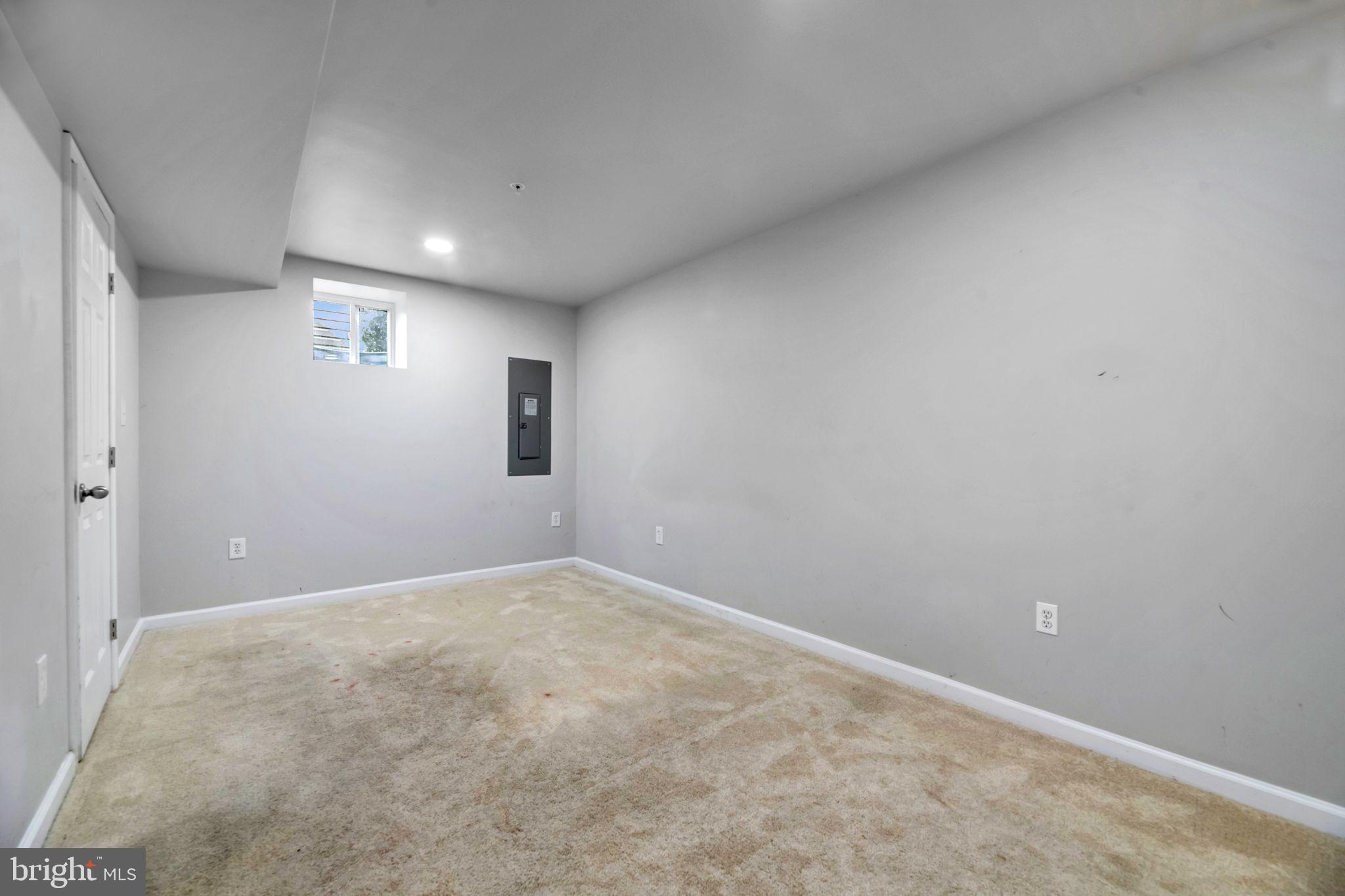 GLENN DALE CROSSING - Residential Lease