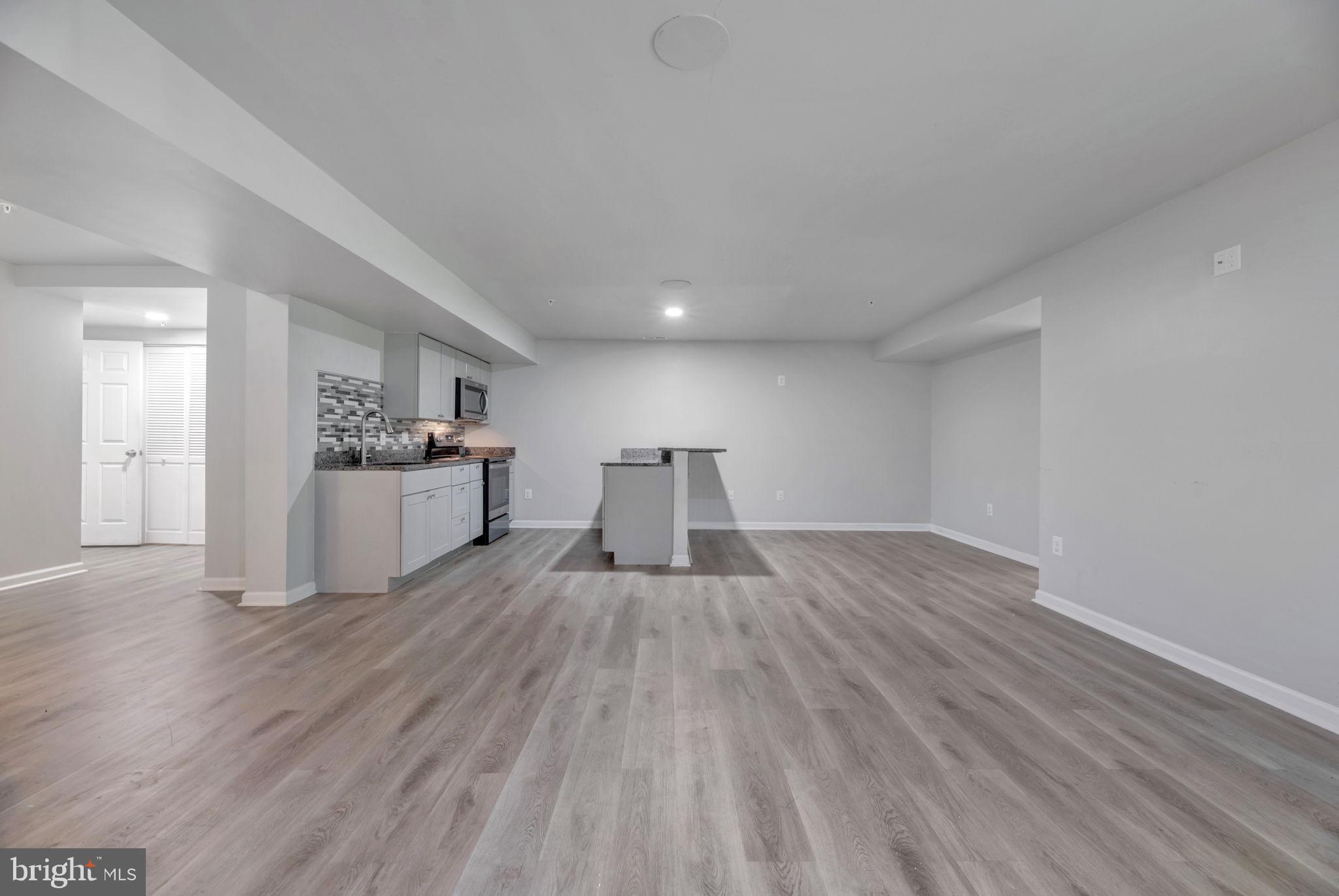 GLENN DALE CROSSING - Residential Lease