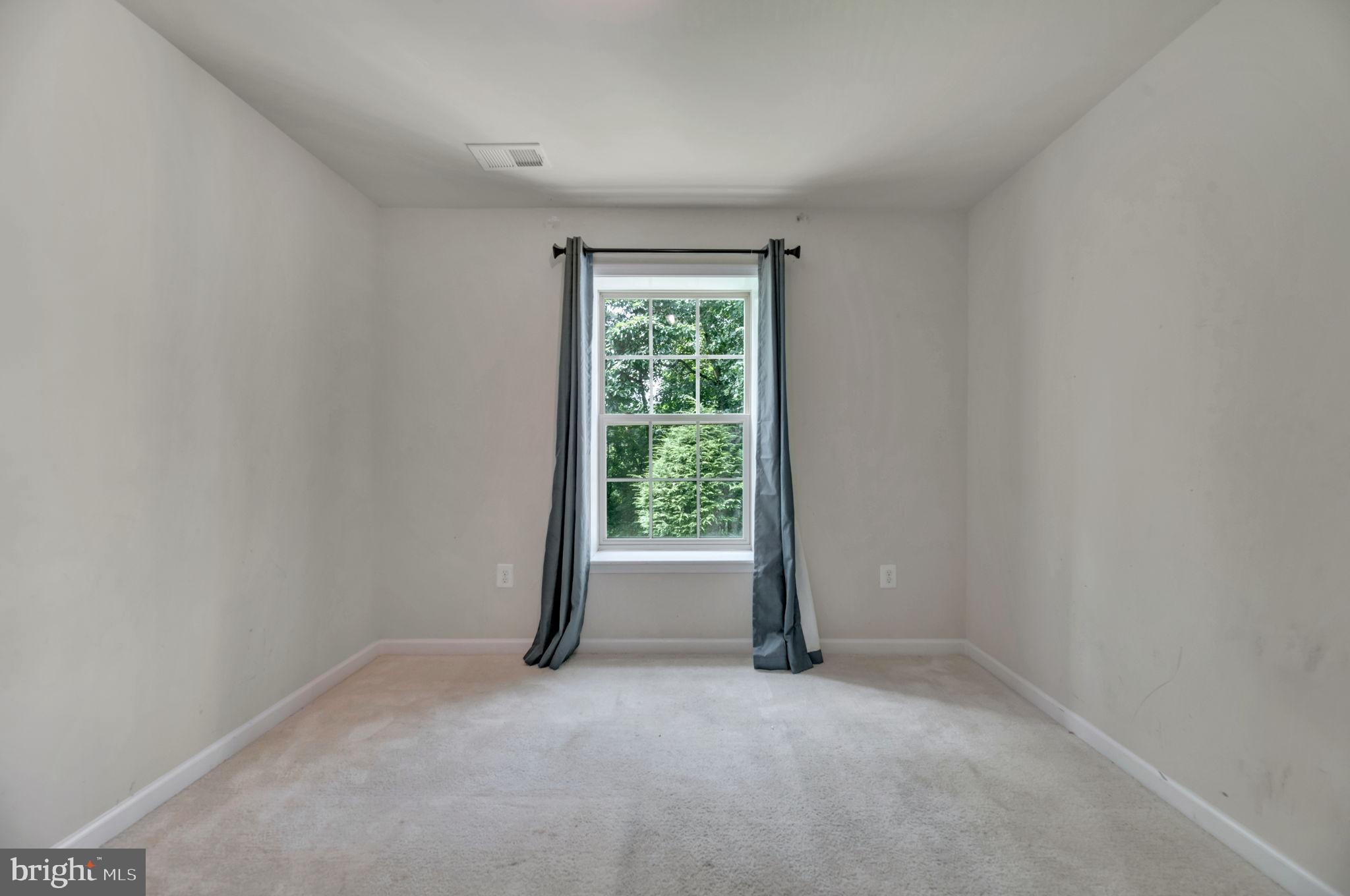 GLENN DALE CROSSING - Residential Lease