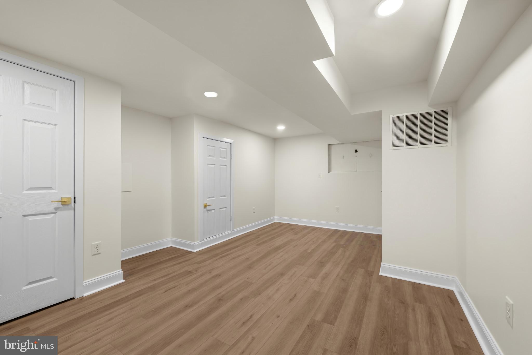 OLD COURT ESTATES - Residential